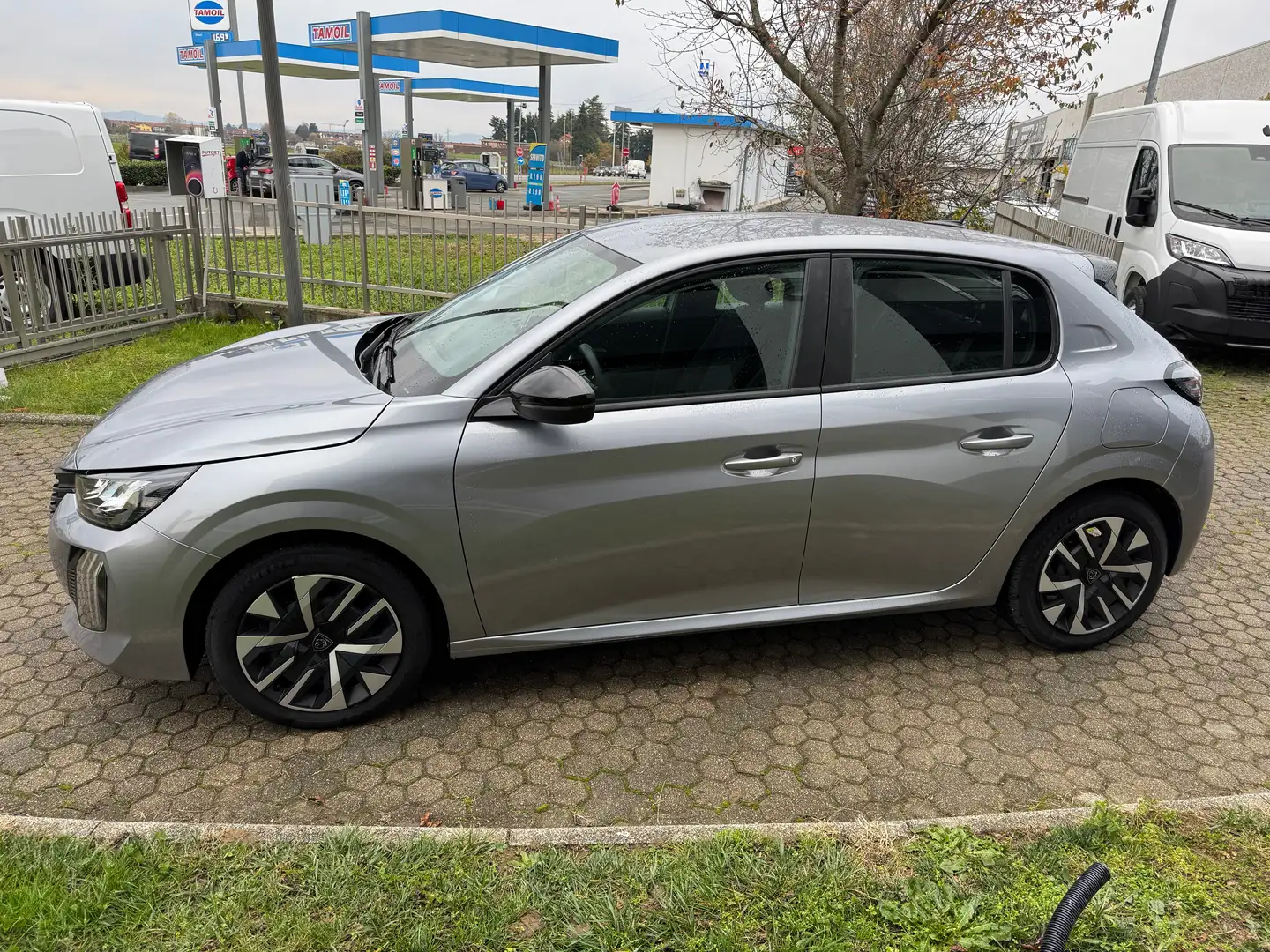 Peugeot 208 208 1.2  Active Argent - 2