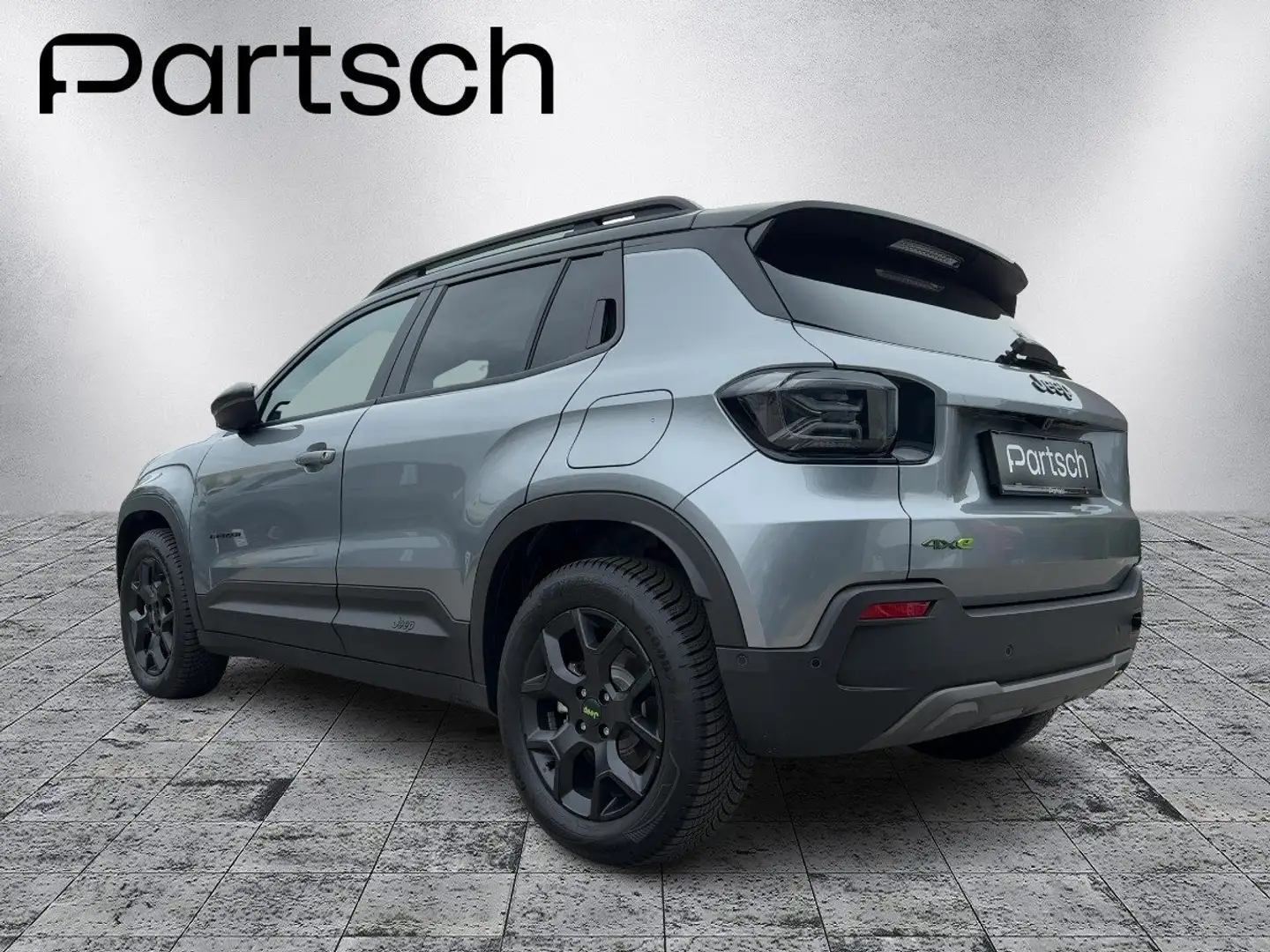 Jeep Avenger Upland eHybrid 4xe 136 Grau - 2