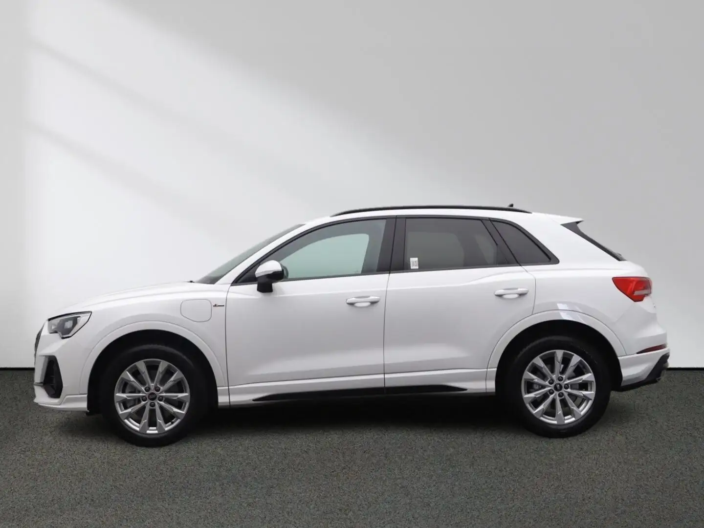 Audi Q3 45 TFSI e S line S tronic MMI LED DigiCockpit Weiß - 2