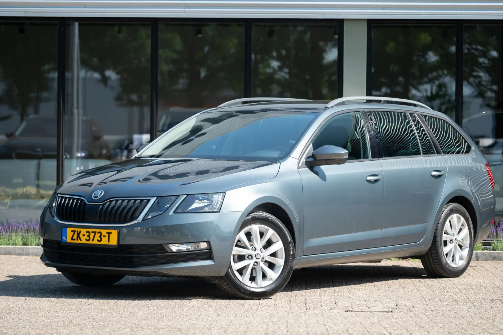Skoda Octavia Combi 1.0 TSI Ambition Business | Navi | PDC V+A | Gris - 1