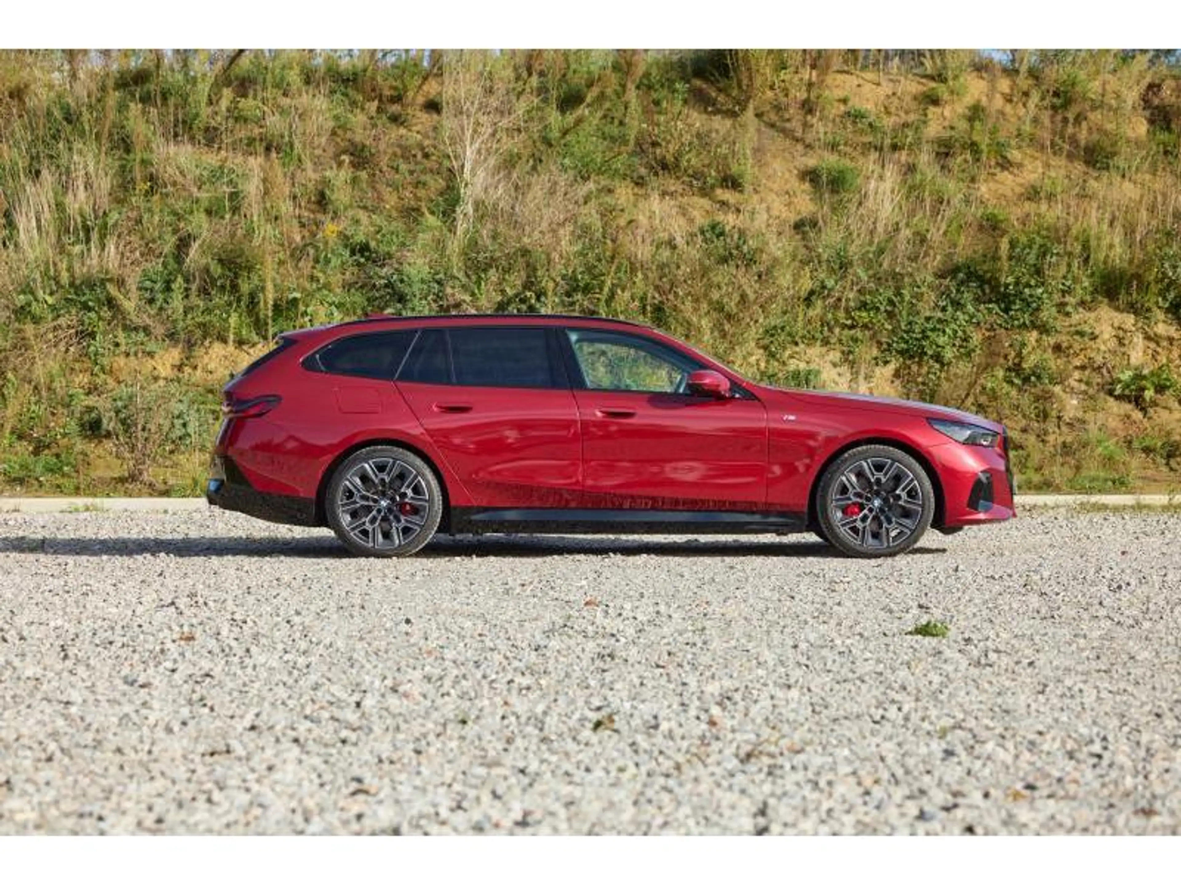 BMW i5 i5 eDrive40 Touring — photo 3