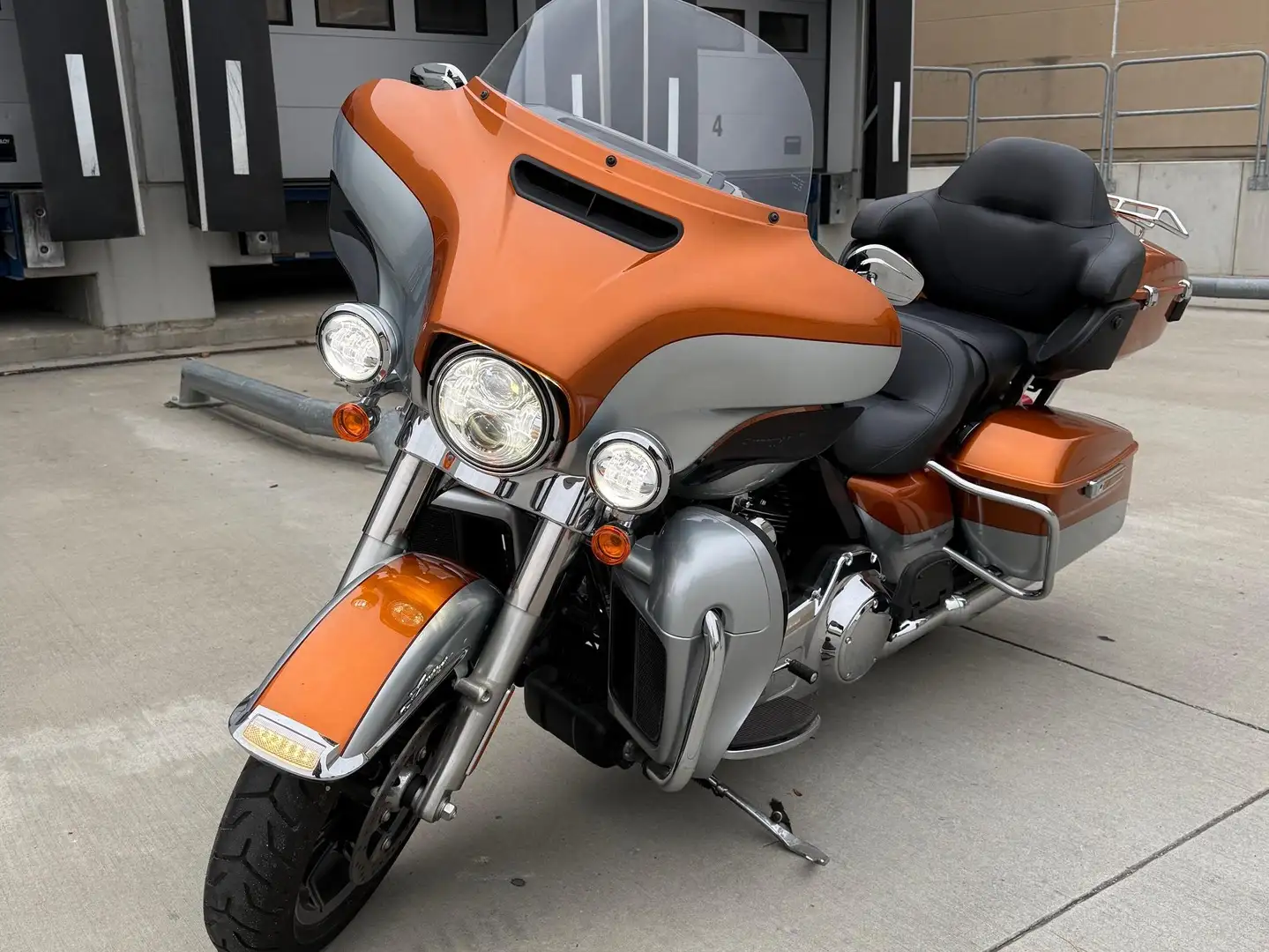 Harley-Davidson Ultra Limited FLHTK Oranžová - 1