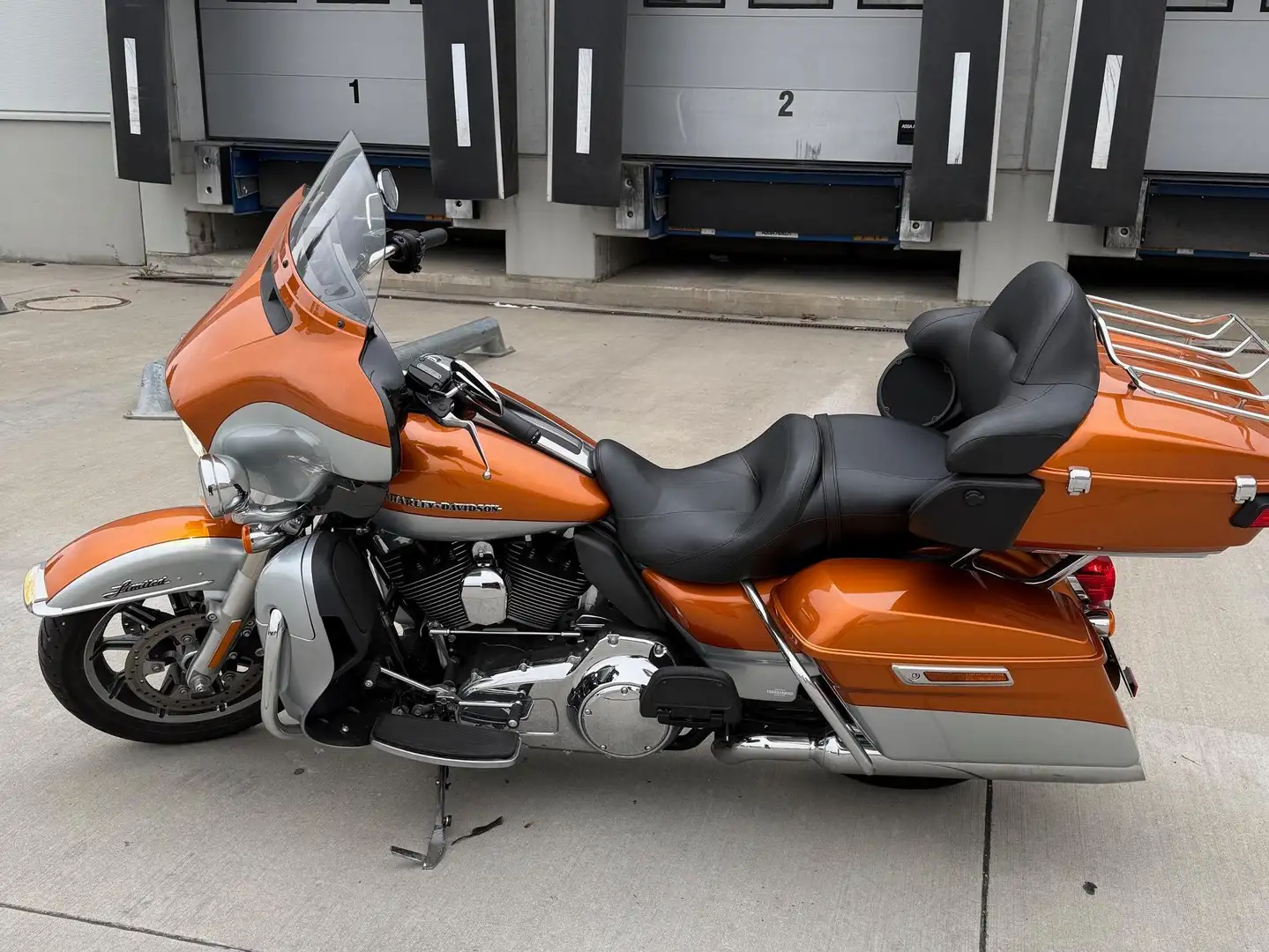 Harley-Davidson Ultra Limited FLHTK Oranžová - 2