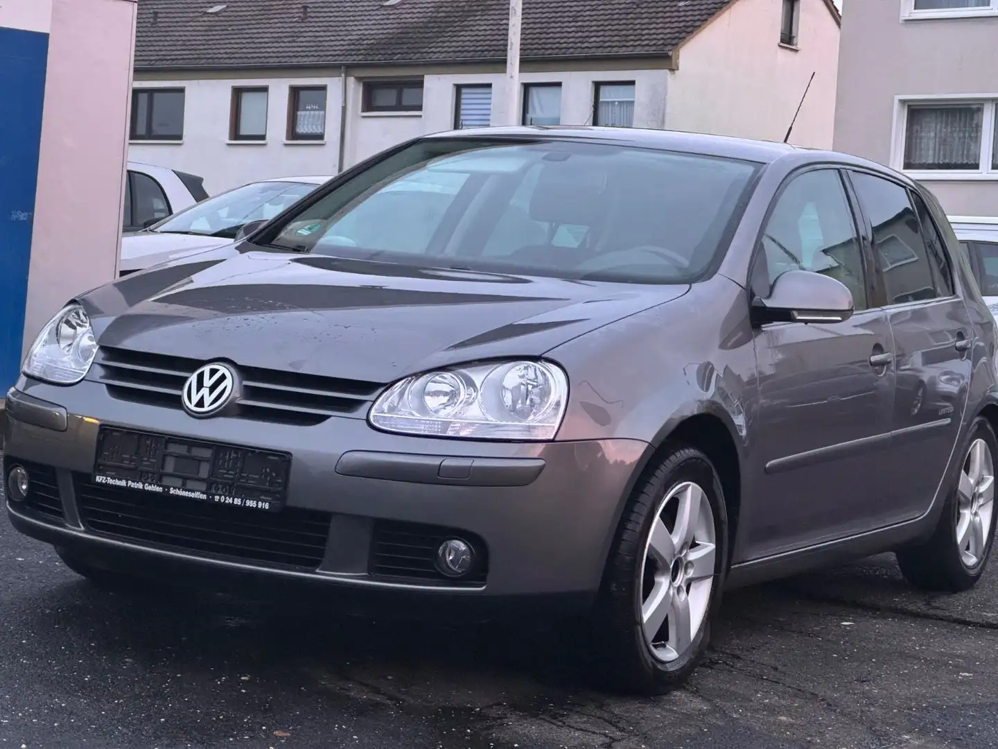 Volkswagen Golf V Lim. United Gris - 2