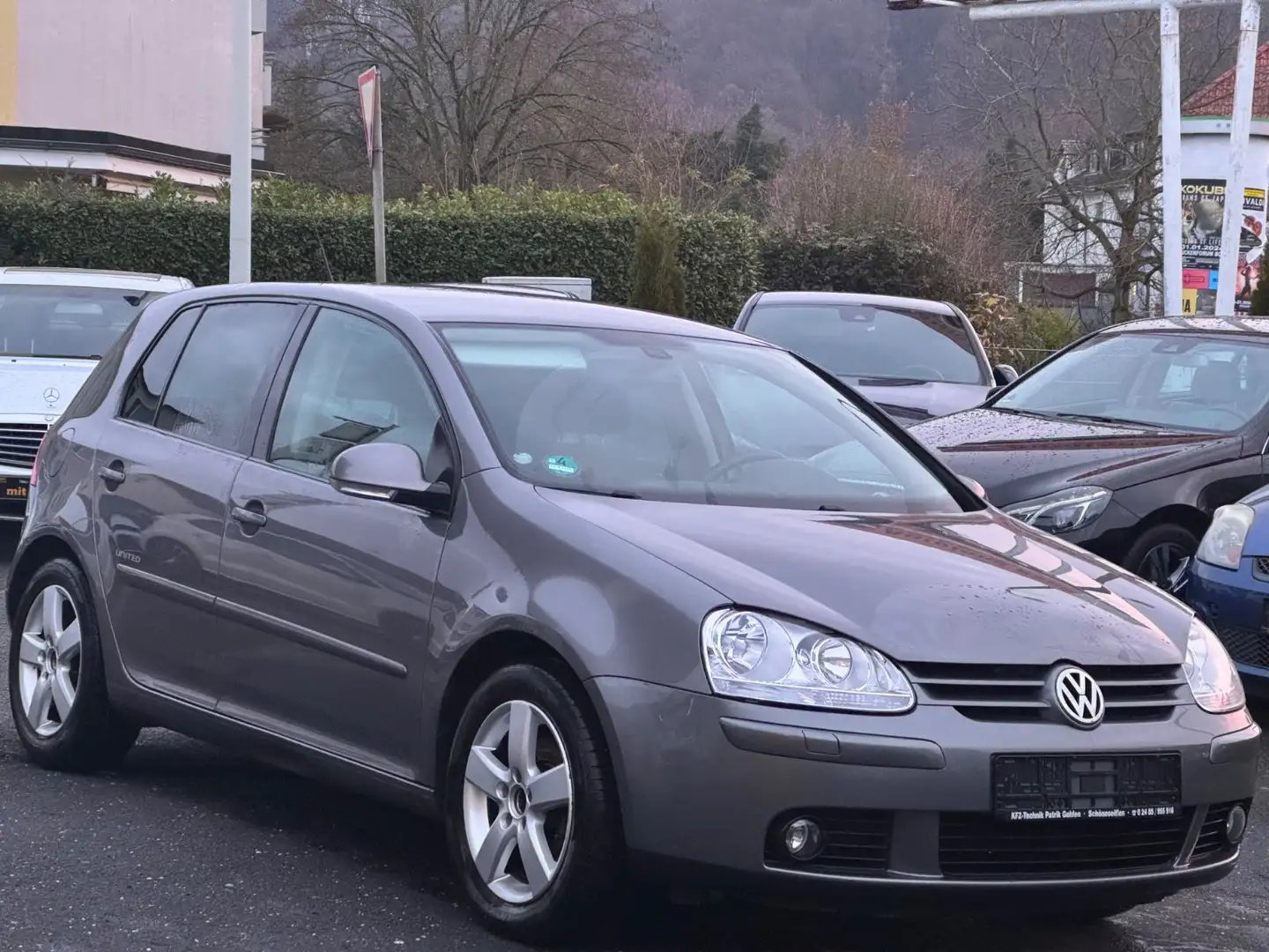 Volkswagen Golf V Lim. United Gris - 1