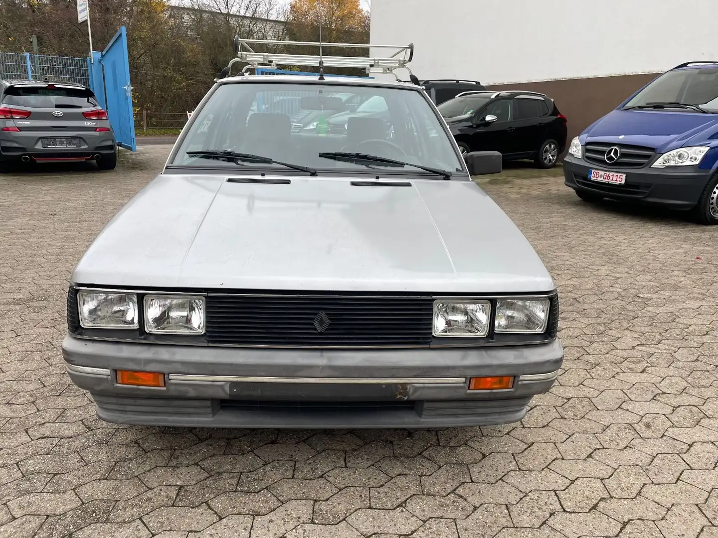 Renault R 9 Silber - 2