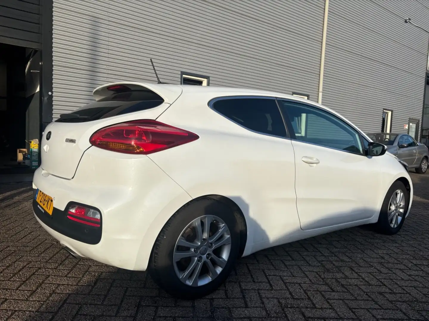 Kia Ceed / cee'd 1.4 i INCL NWE KOPPELING | CLIMA | NAVI | CRUISE C Blanc - 1