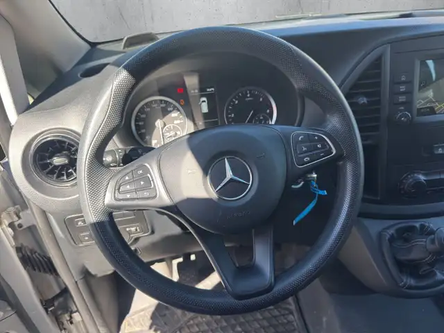Mercedes-Benz Vito view 10