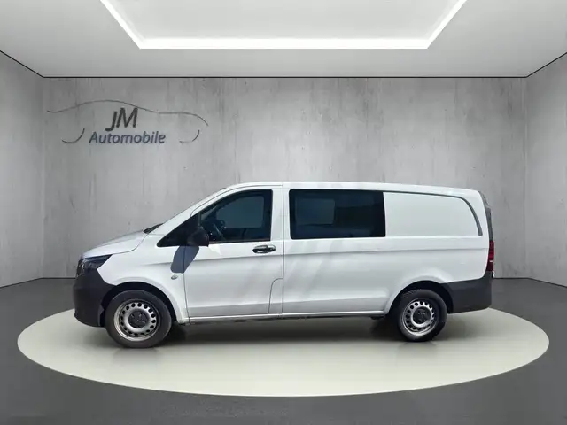 Mercedes-Benz Vito view 3