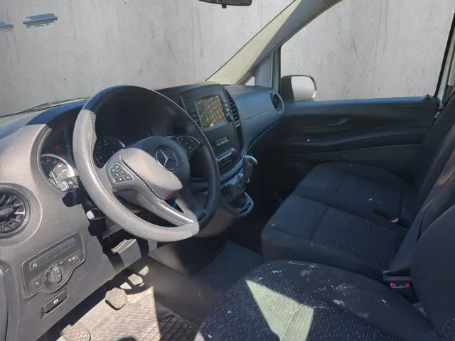 Mercedes-Benz Vito view 9
