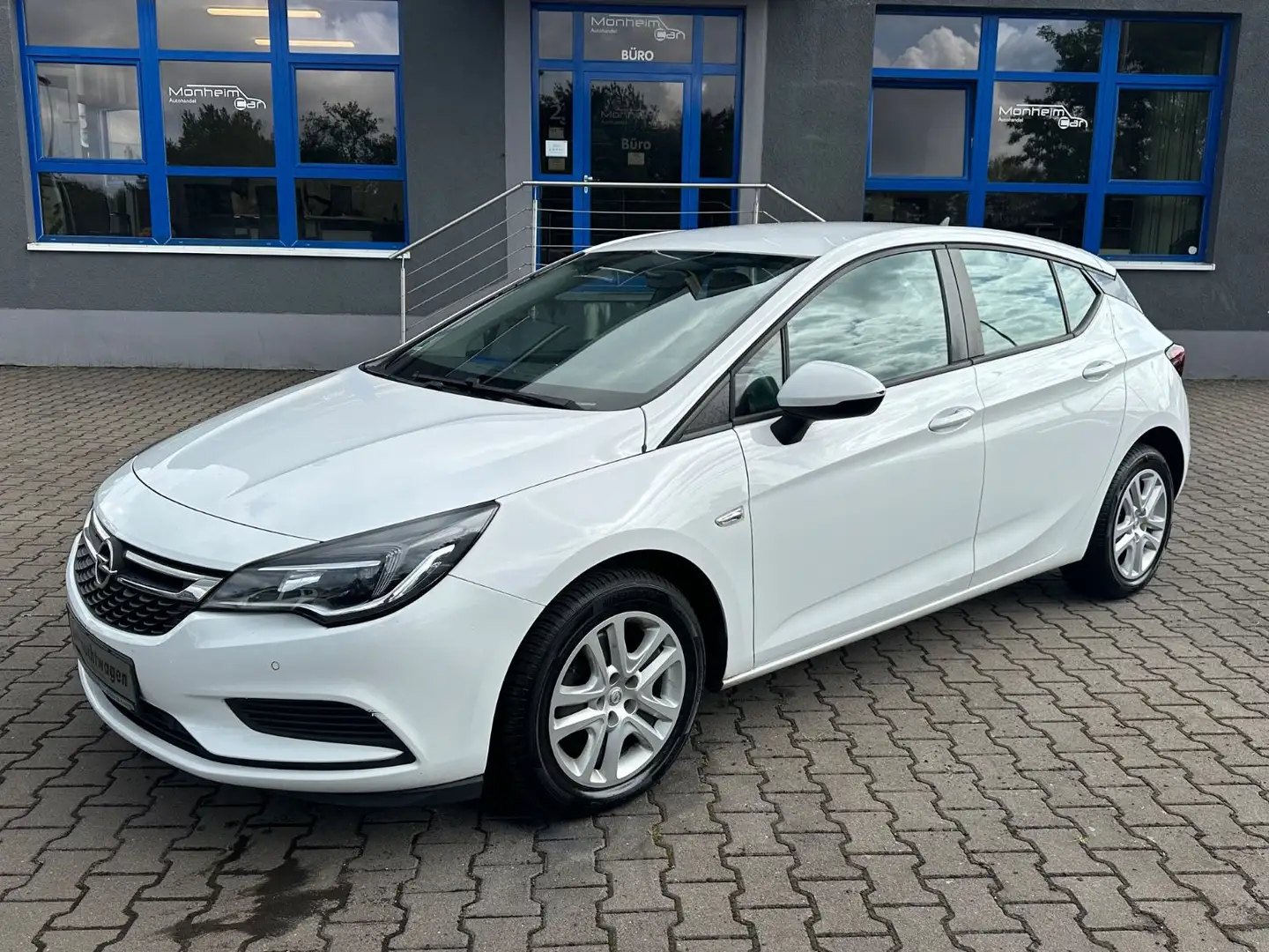Opel Astra K Lim. 5-trg. Edition Blanc - 1