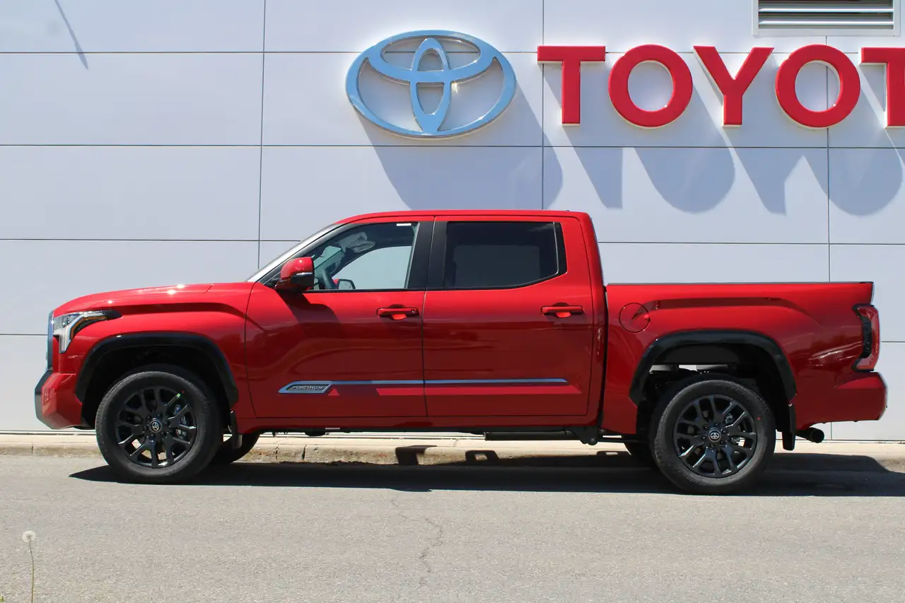 Toyota Tundra снимка Toyota Tundra