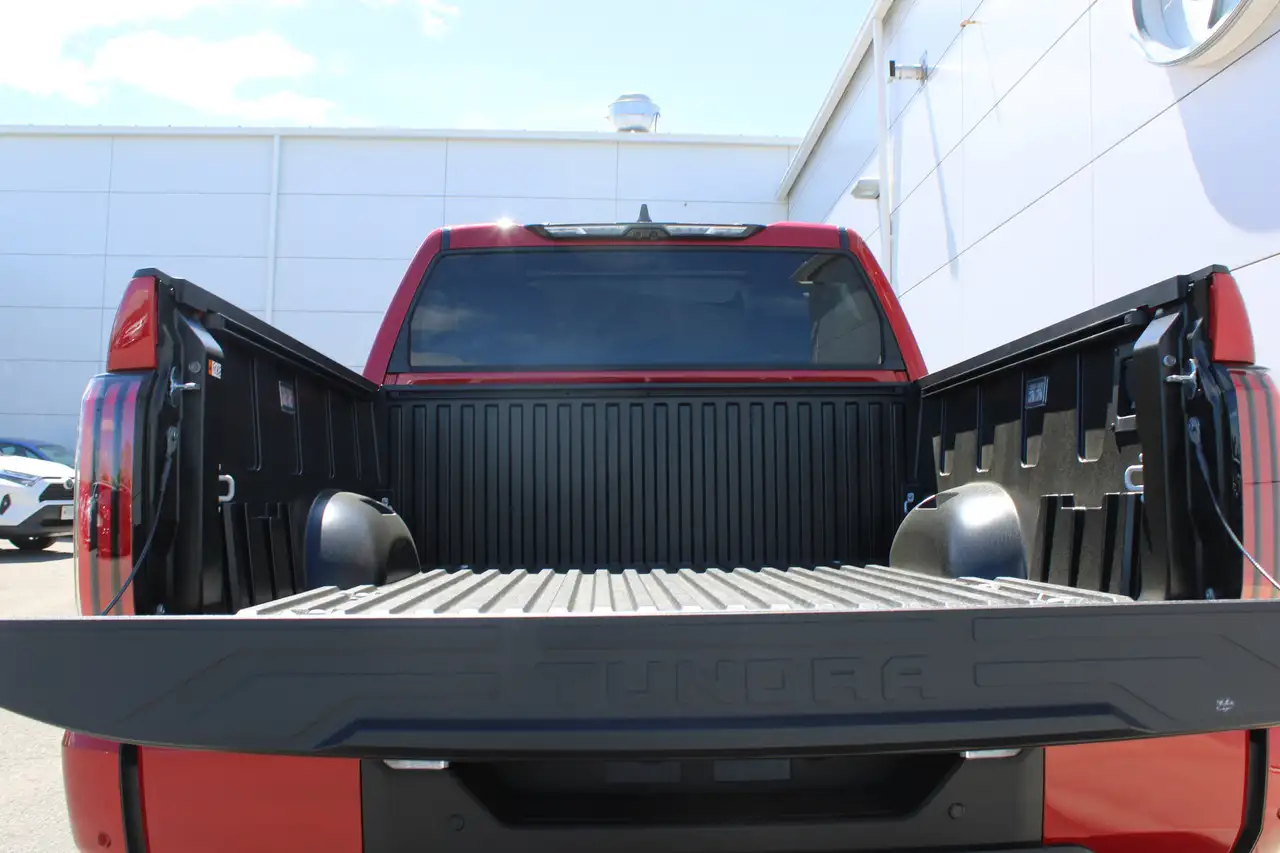 Toyota Tundra снимка Toyota Tundra