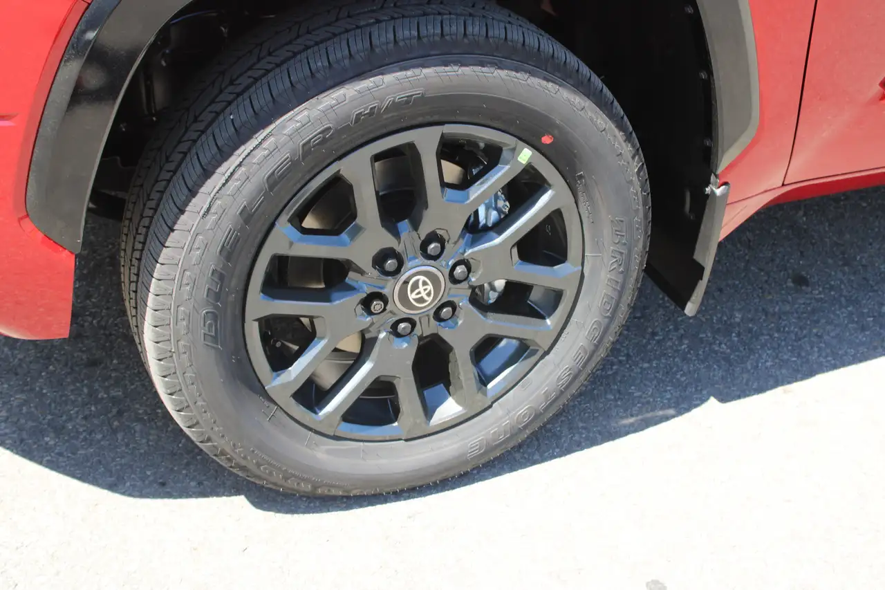 Toyota Tundra снимка Toyota Tundra