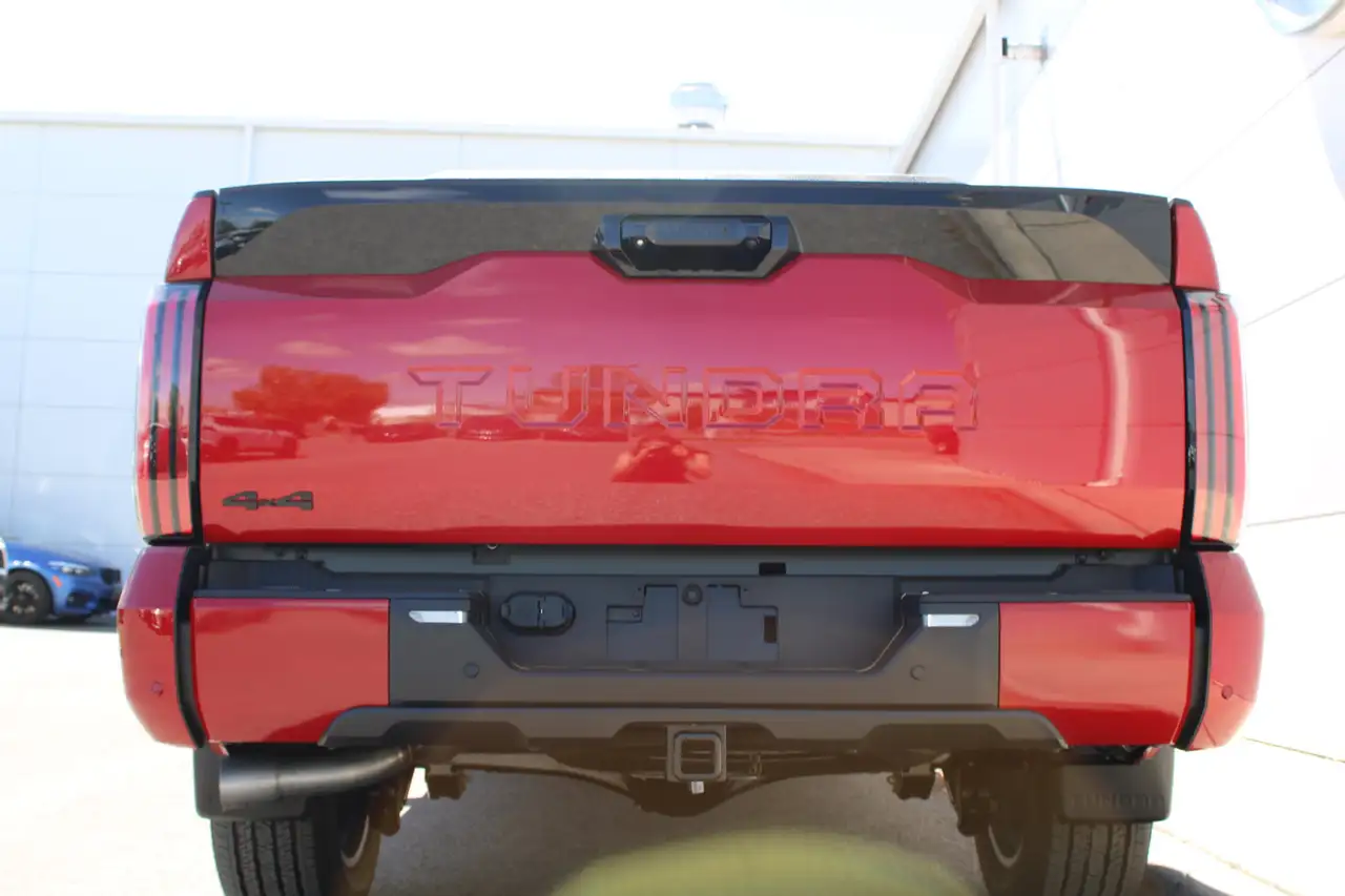 Toyota Tundra снимка Toyota Tundra
