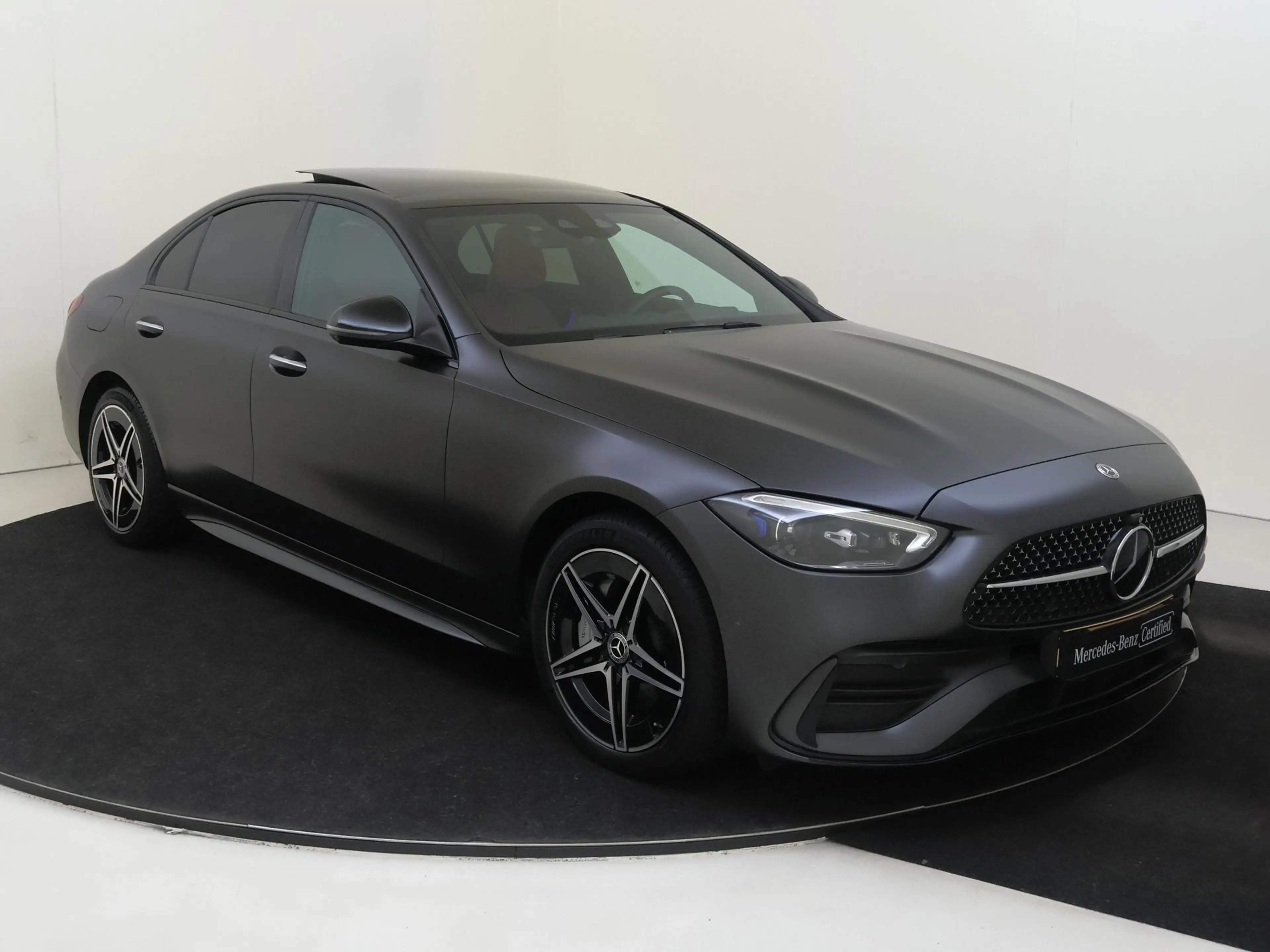 Mercedes-Benz C 400 e 4MATIC AMG Line / Premium Plus/ Burmester 3D/ Na — photo 2