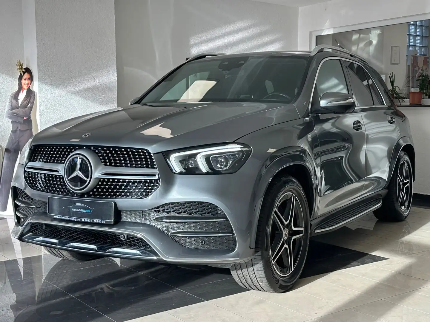 Mercedes-Benz GLE 350 d 4Matic AMG Line, Leder Grau - 1