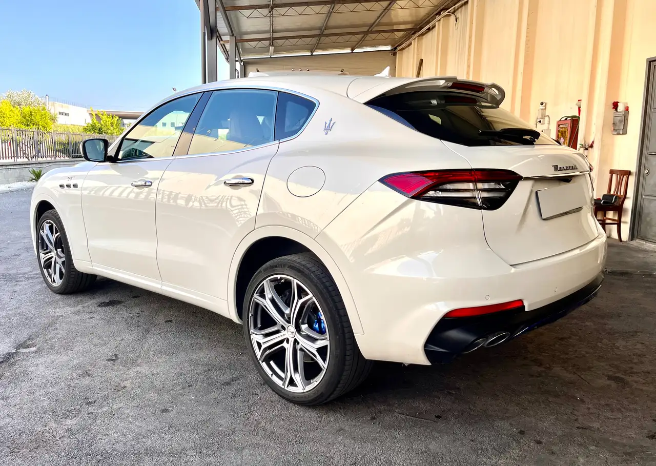 Maserati Levante 2021 — фото 11