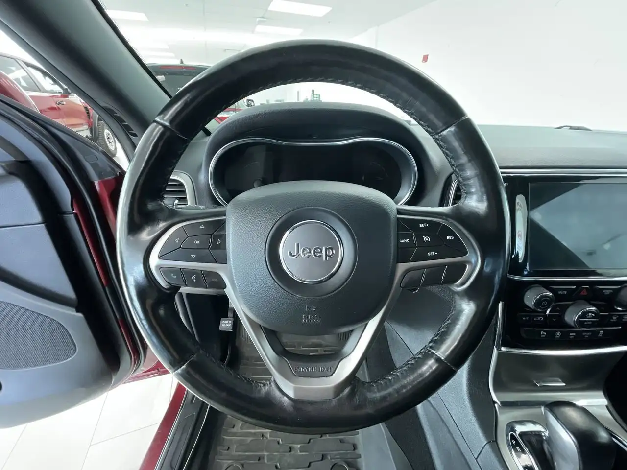 Jeep Grand Cherokee снимка Jeep Grand Cherokee