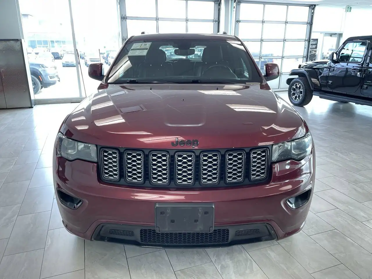 Jeep Grand Cherokee снимка Jeep Grand Cherokee