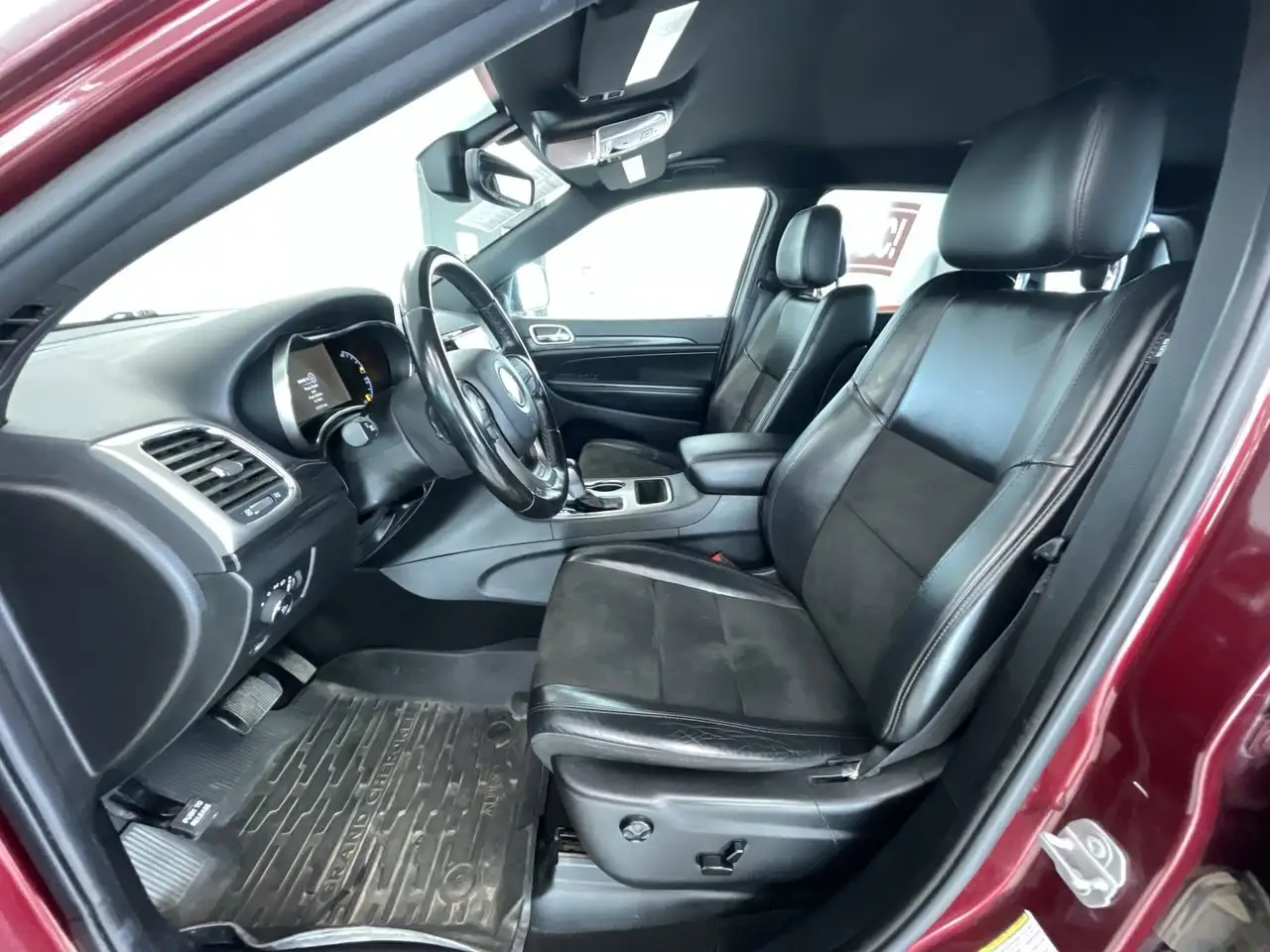 Jeep Grand Cherokee снимка Jeep Grand Cherokee