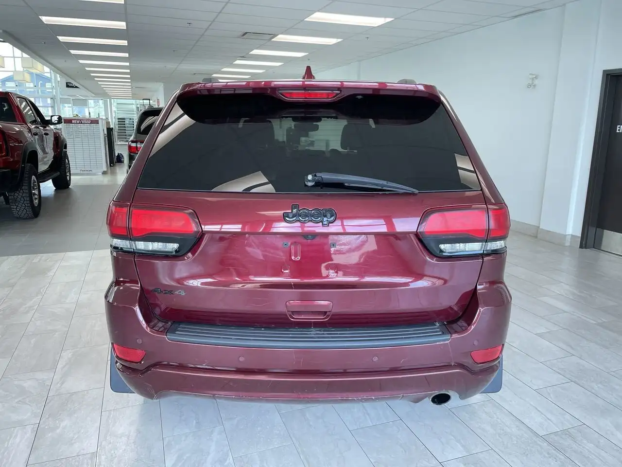 Jeep Grand Cherokee снимка Jeep Grand Cherokee