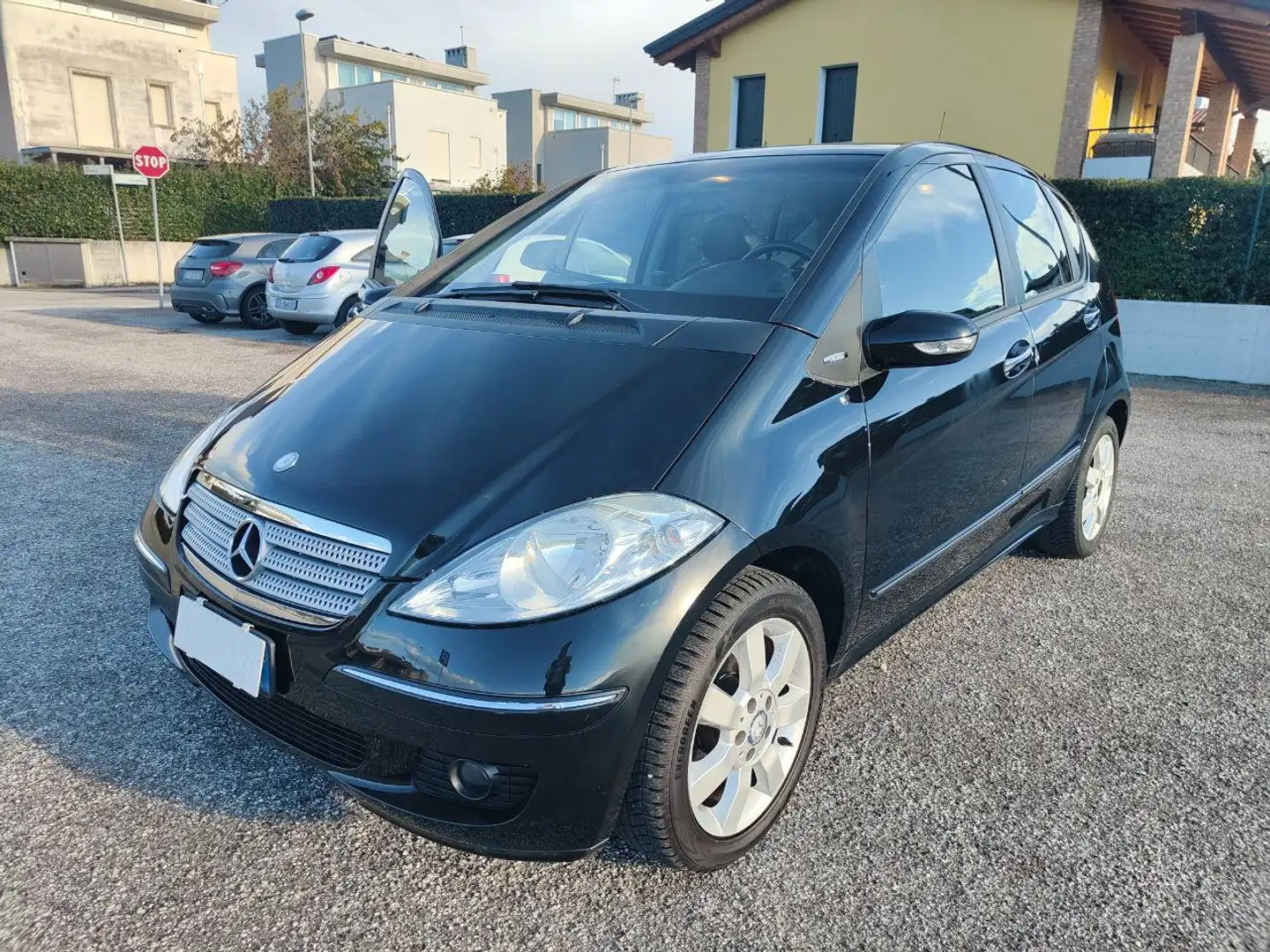 Mercedes-Benz A 150 Benzina ( NAVIGAZIONE ) Nero - 2