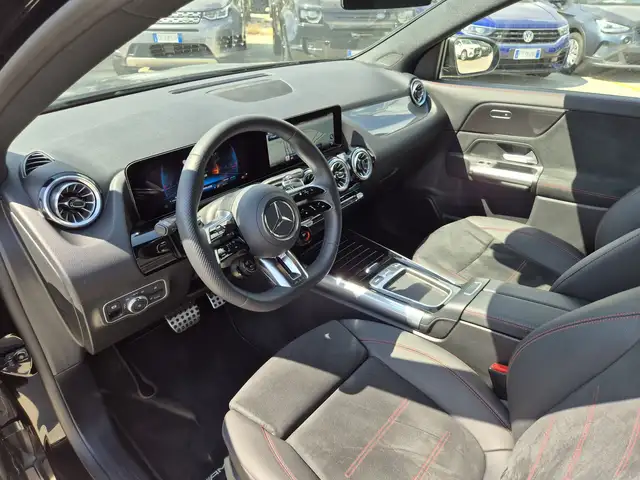 Mercedes-Benz Gla Class view 6