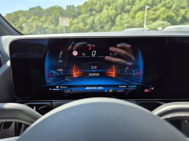 Mercedes-Benz Gla Class view 14