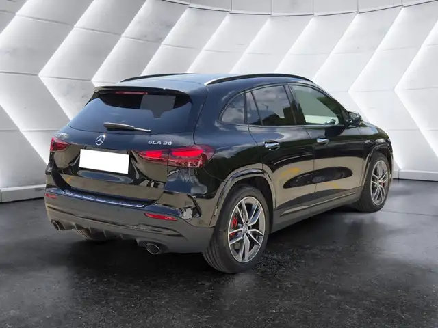 Mercedes-Benz Gla Class view 4