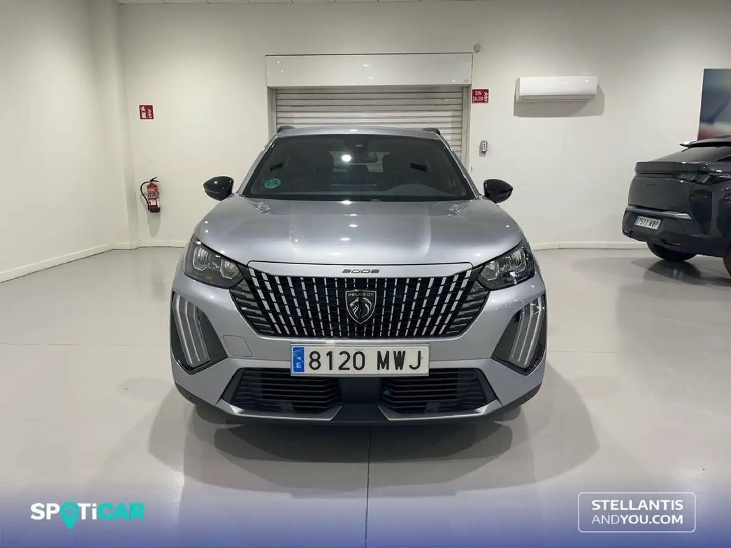 Peugeot 2008 1.2 PureTech S&S Allure 100 Grijs - 2