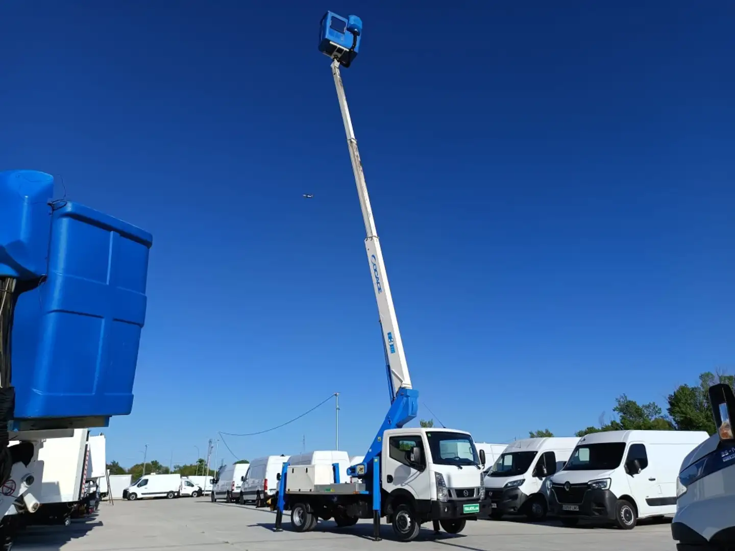 Nissan NT400 Cabina Abatible 35.13/3 Comfort Weiß - 2