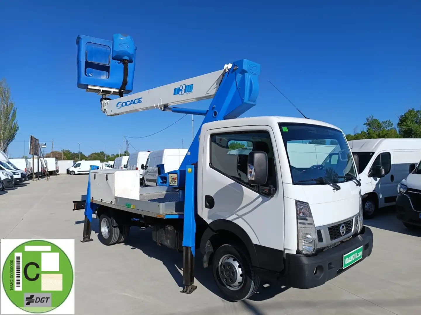 Nissan NT400 Cabina Abatible 35.13/3 Comfort Weiß - 1