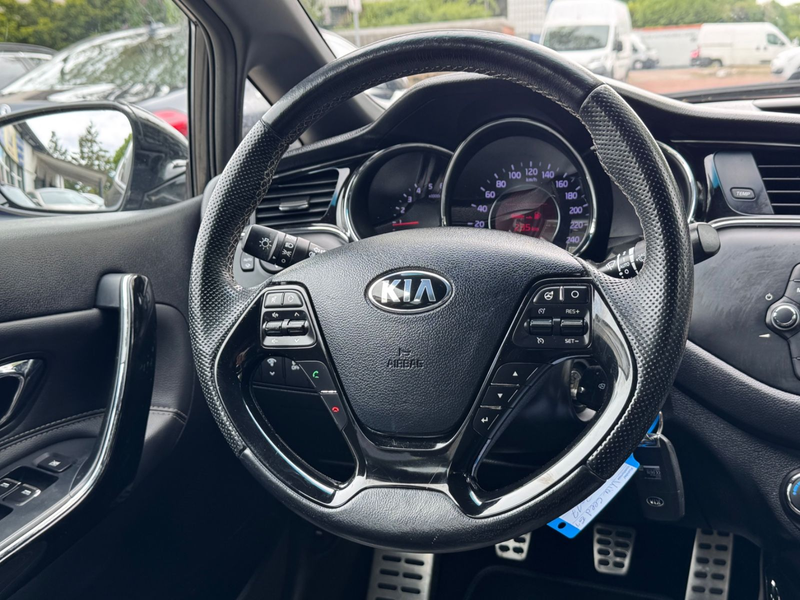 Kia Ceed / cee'd Ceed GT-Line — photo 15