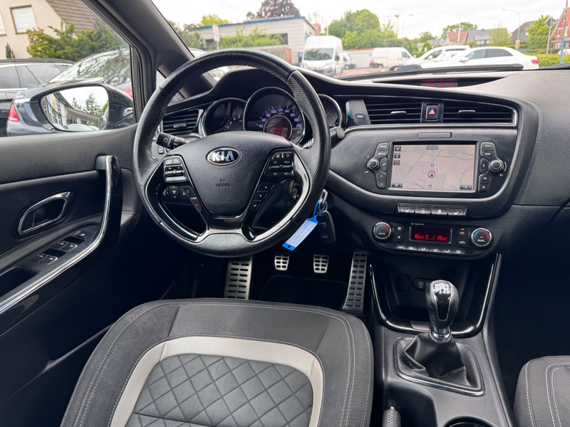 Kia Ceed / cee'd Ceed GT-Line — photo 14