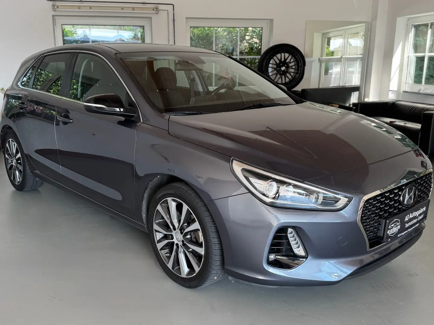 Hyundai i30 Intro Grau - 2