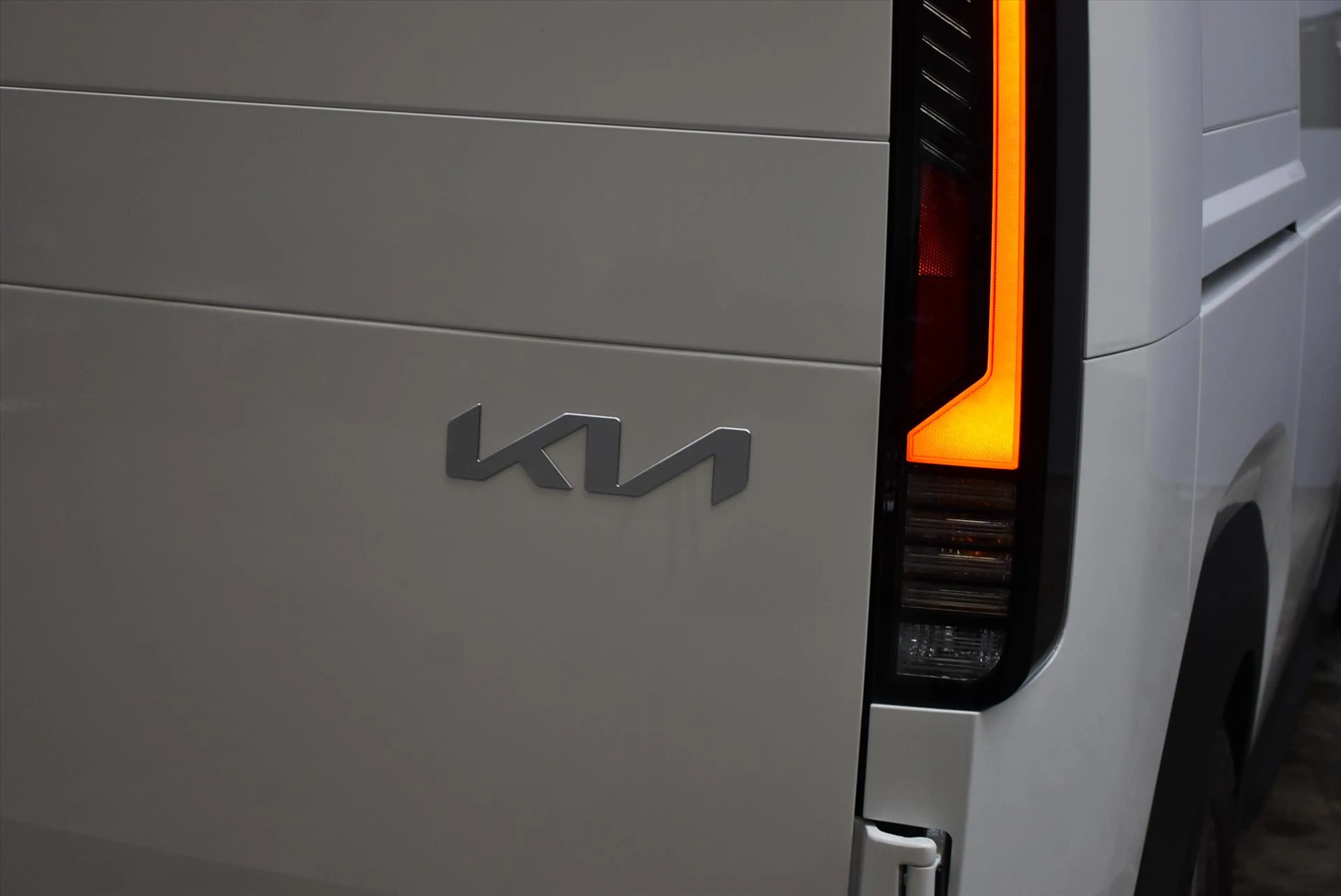 Kia PV5 Cargo 71,2 kWh 163pk L2H1 Essential NIEUW - SNEL LEVERBA — photo 13