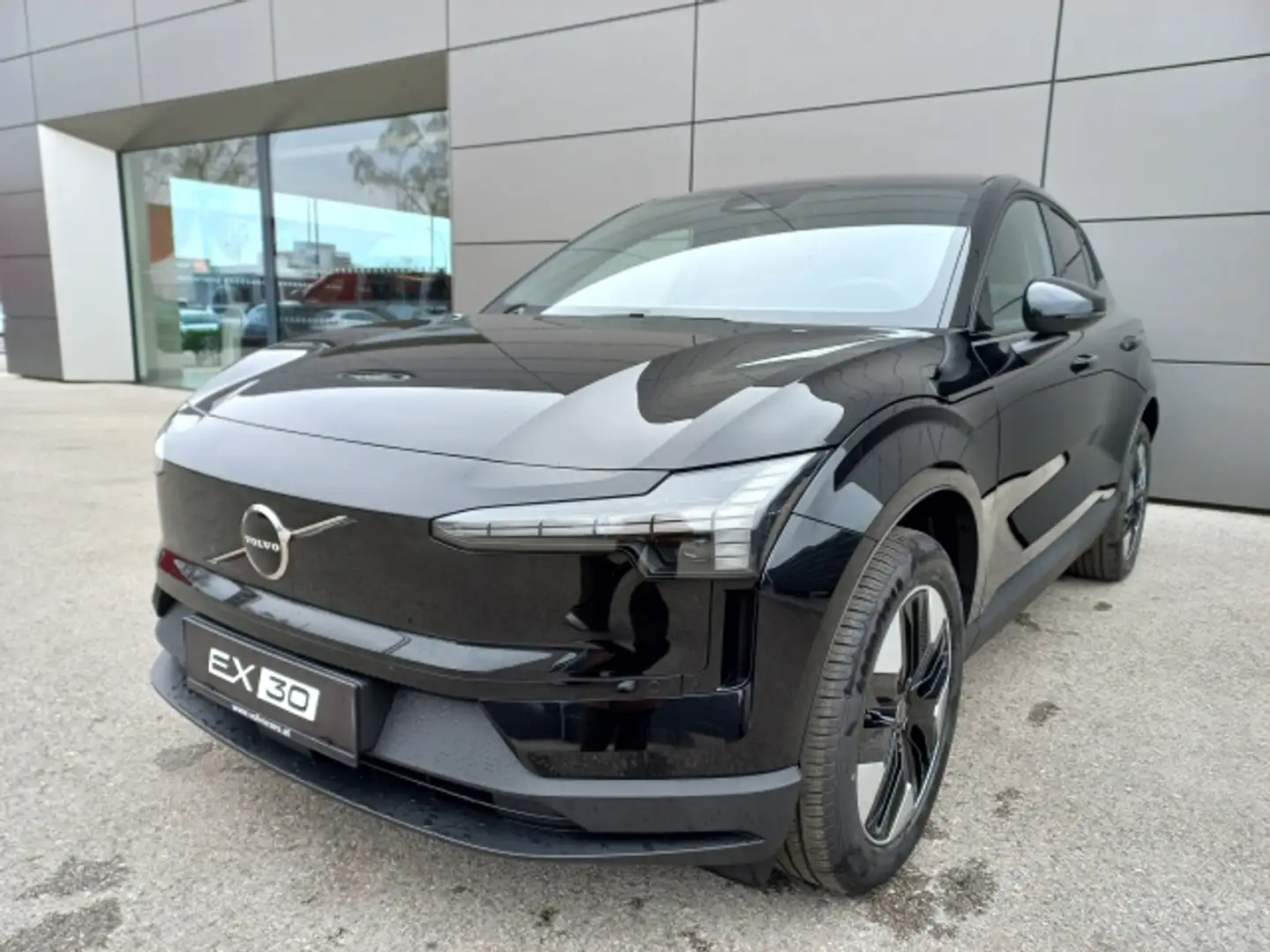 Volvo EX30 Core Single Motor Extended Range Schwarz - 1