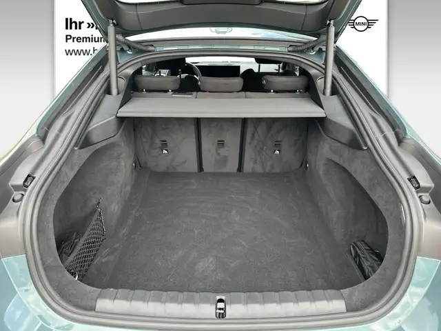 BMW 4 Series view 11