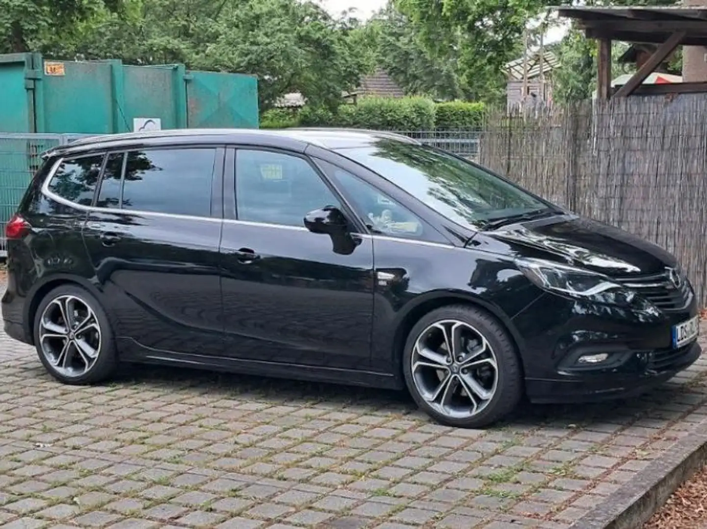 Opel Zafira Zafira 2.0 D Automatik OPC Line 7 Sitzer Schwarz - 1