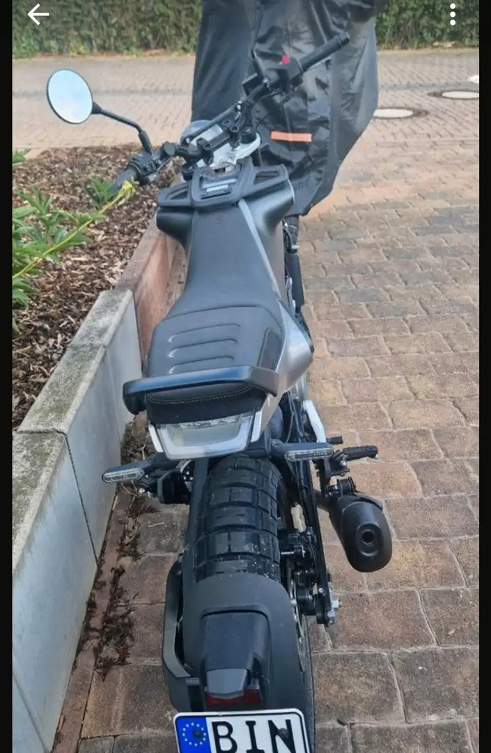Husqvarna Svartpilen - 2