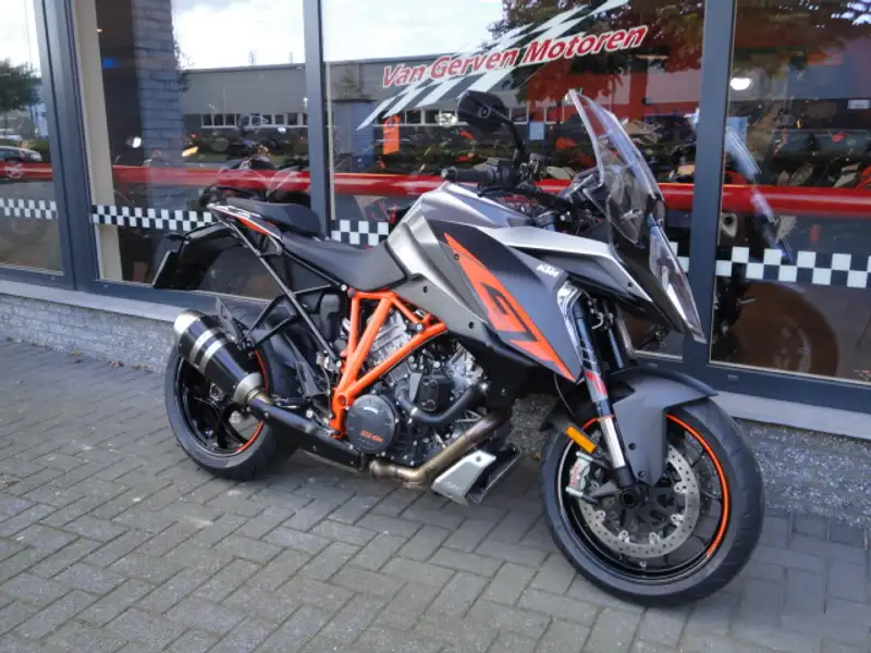 KTM 1290 SUPERDUKE GT - foto 2