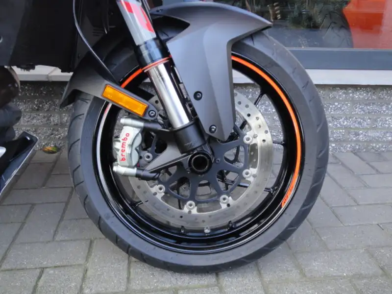 KTM 1290 SUPERDUKE GT - foto 5