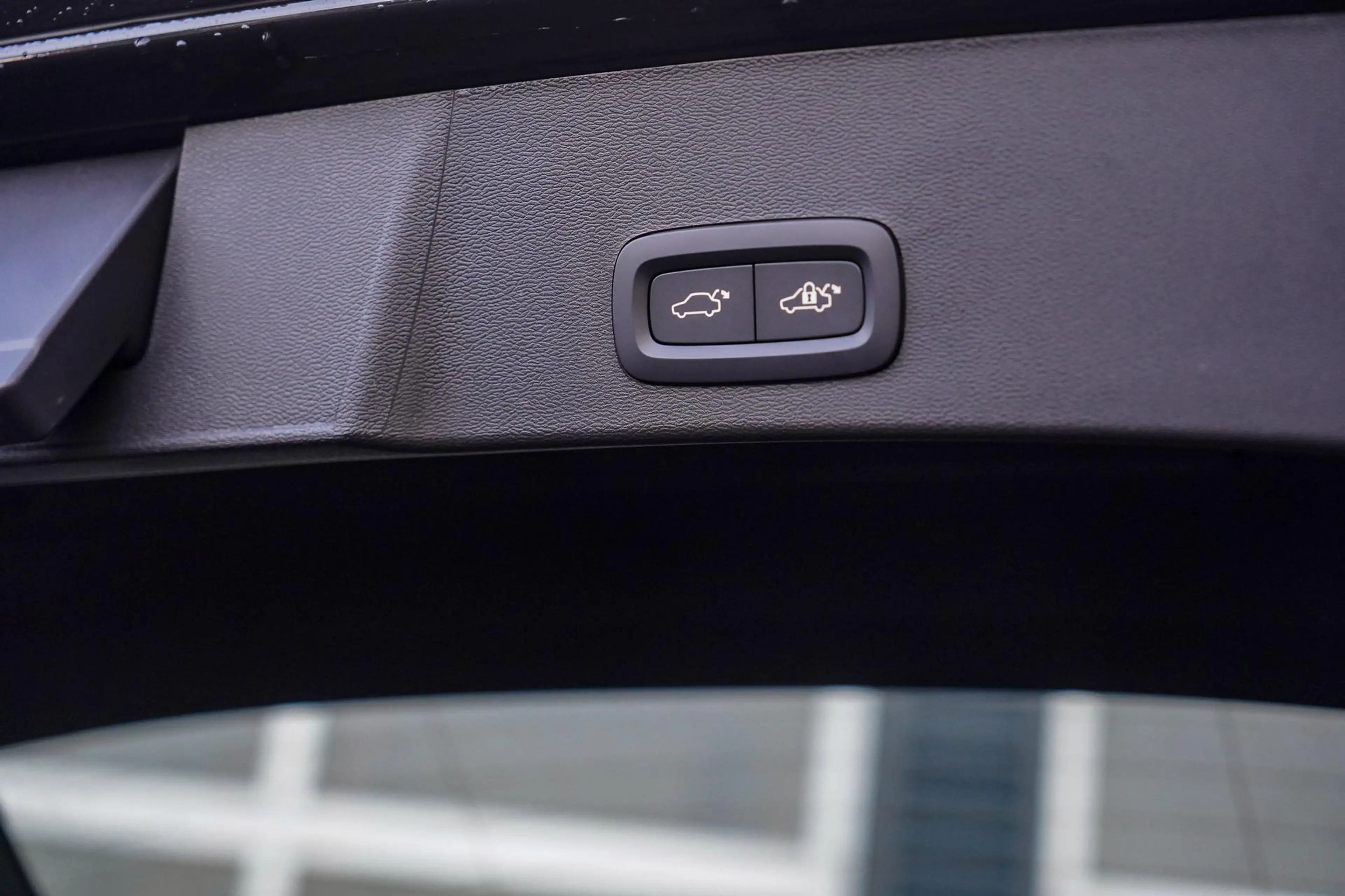 Volvo EX40 Single Motor Extended Range Ultra Black Ed. 82 kWh — photo 11