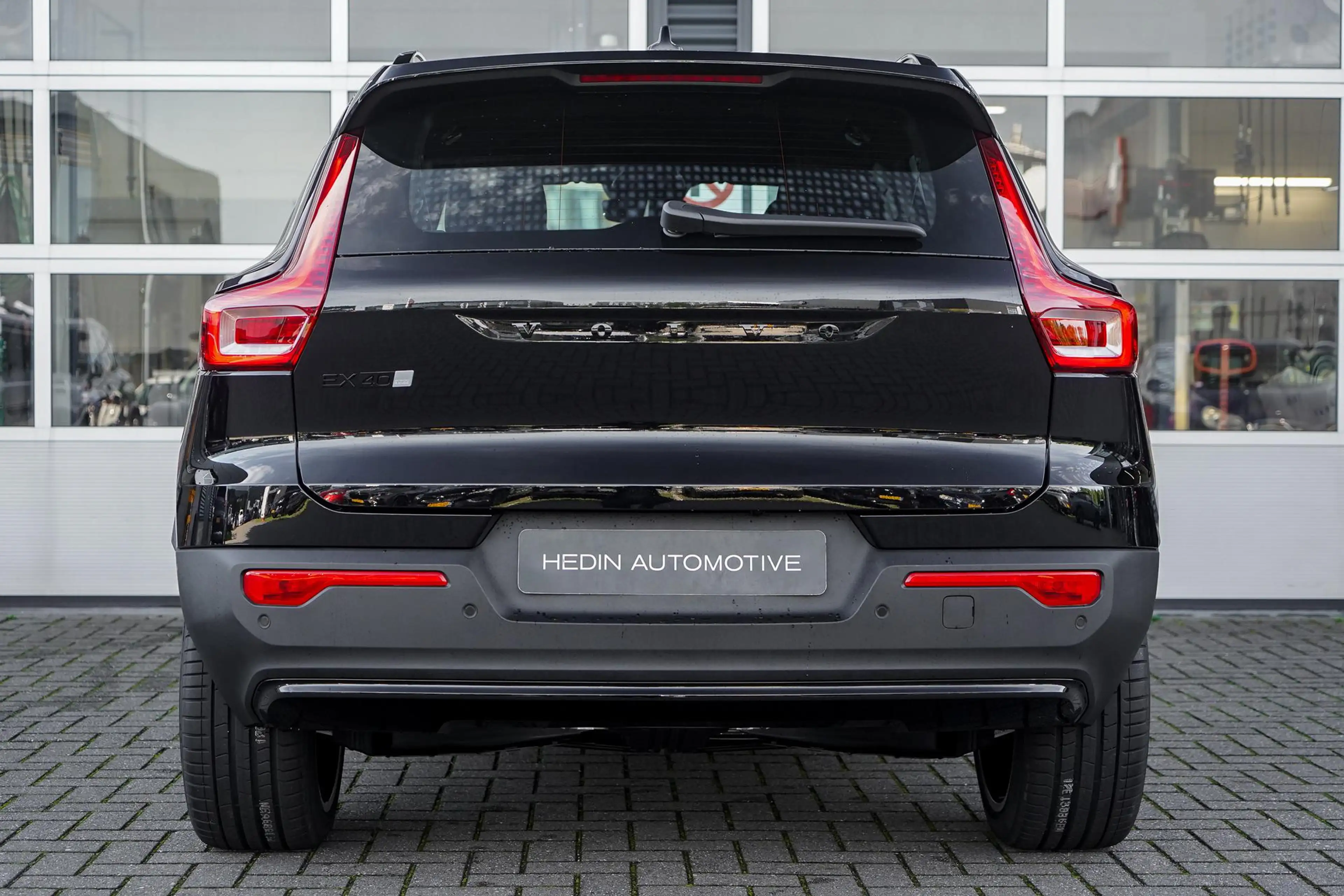 Volvo EX40 Single Motor Extended Range Ultra Black Ed. 82 kWh — photo 5