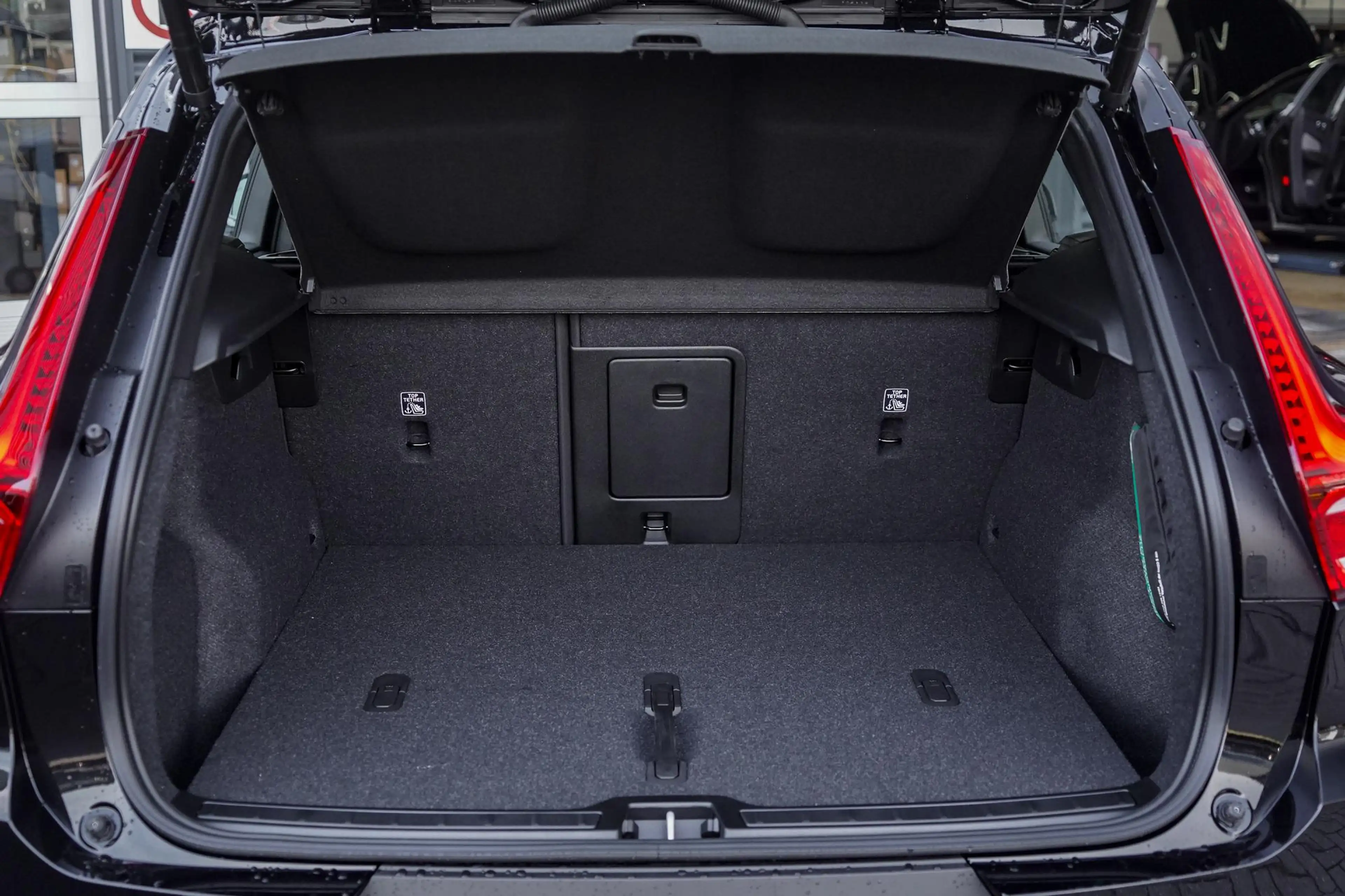 Volvo EX40 Single Motor Extended Range Ultra Black Ed. 82 kWh — photo 10