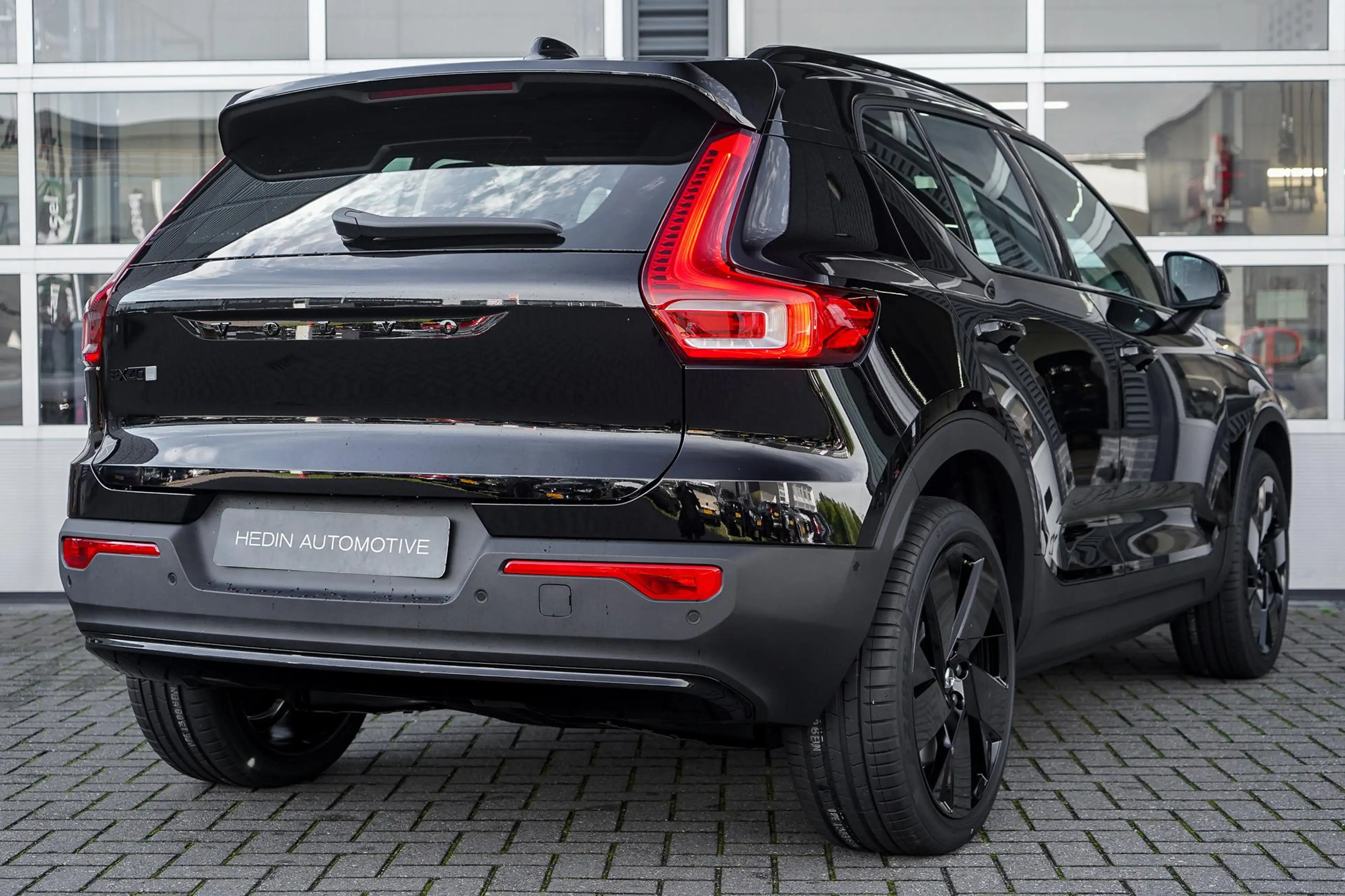 Volvo EX40 Single Motor Extended Range Ultra Black Ed. 82 kWh — photo 6