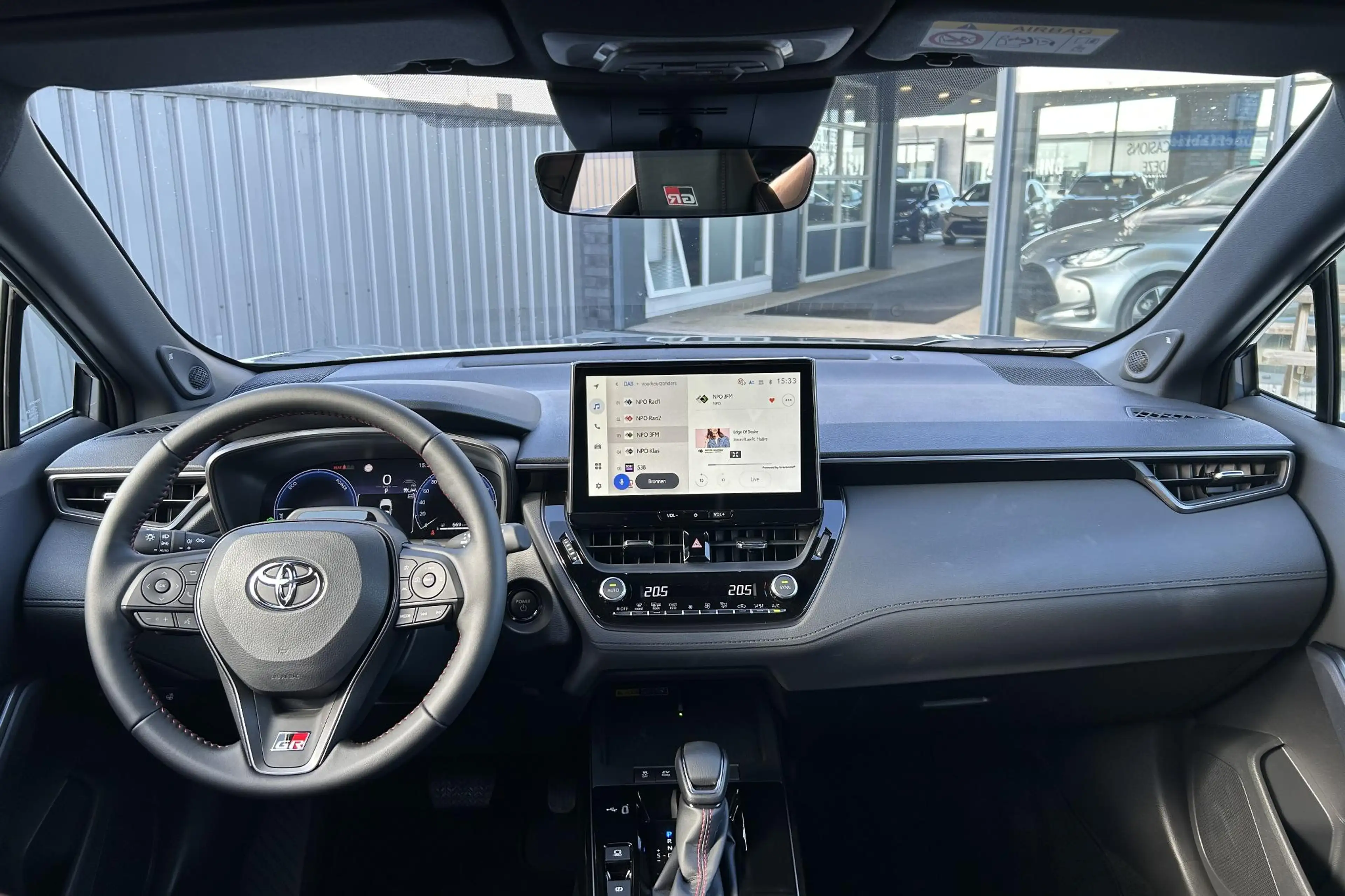 Toyota Corolla Cross Hybrid 180 GR Sport, Plus Pack, Uit voorraad lever — photo 3