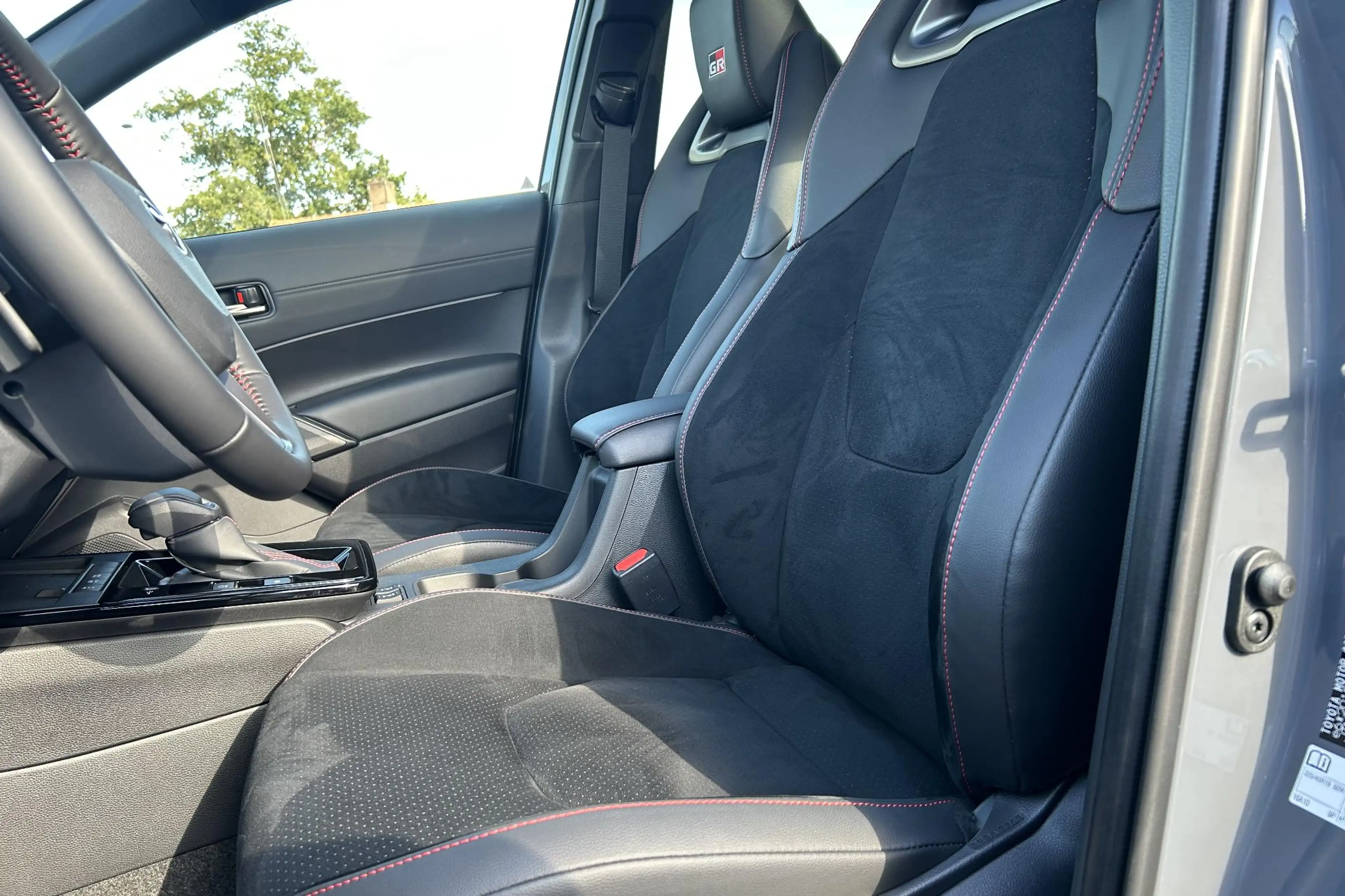 Toyota Corolla Cross Hybrid 180 GR Sport, Plus Pack, Uit voorraad lever — photo 10