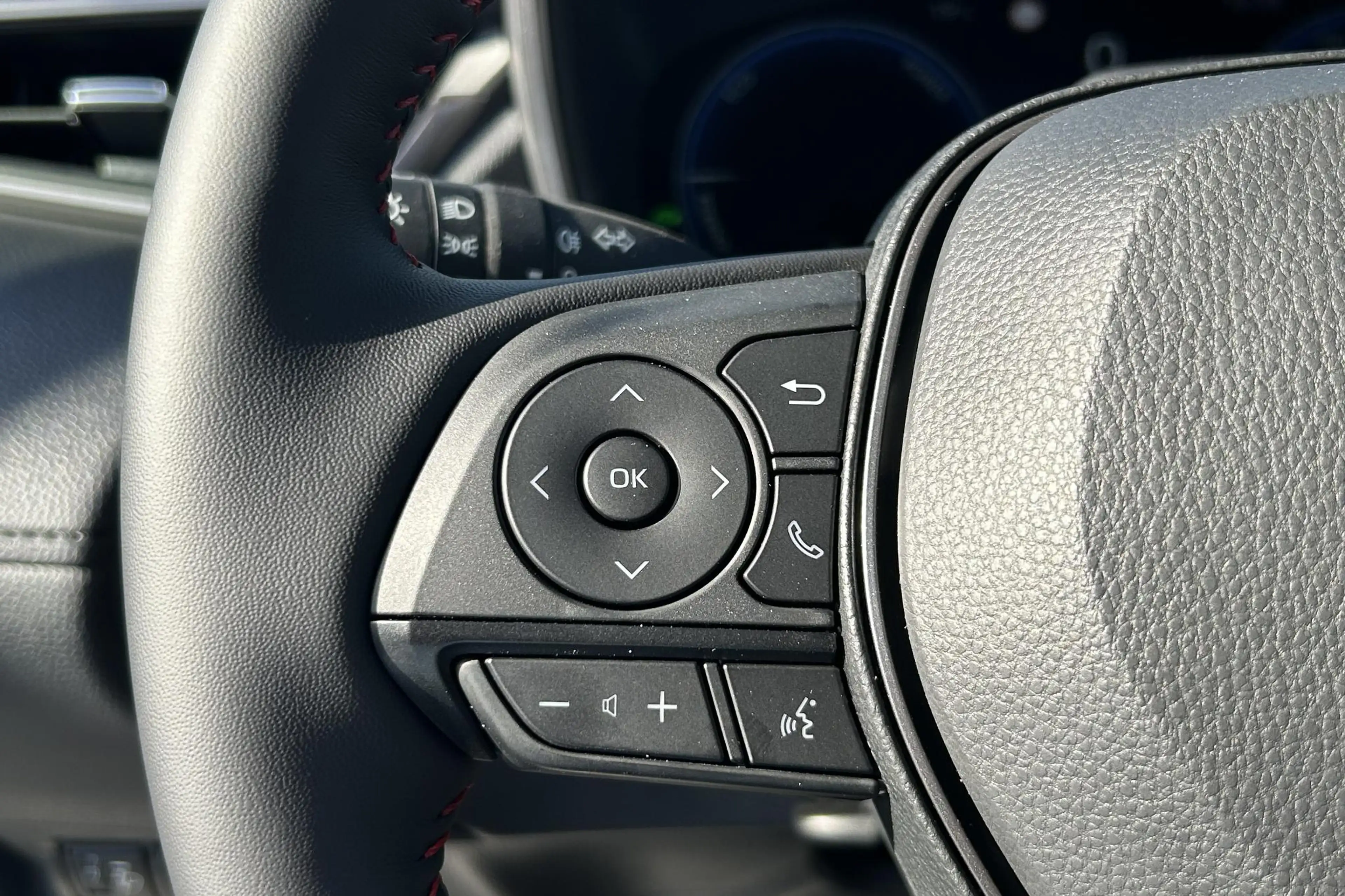 Toyota Corolla Cross Hybrid 180 GR Sport, Plus Pack, Uit voorraad lever — photo 12